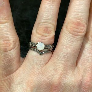 Sterling silver moonstone set size 7